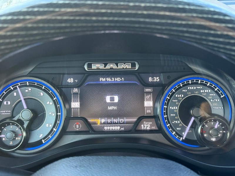 Ram 1500 Vehicle Full-screen Gallery Image 21