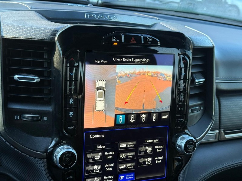 Ram 1500 Vehicle Full-screen Gallery Image 23