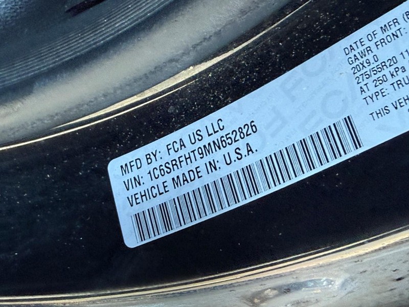 Ram 1500 Vehicle Full-screen Gallery Image 24