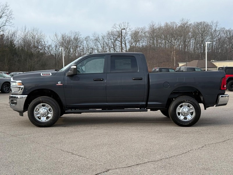 Ram 2500 Vehicle Full-screen Gallery Image 2