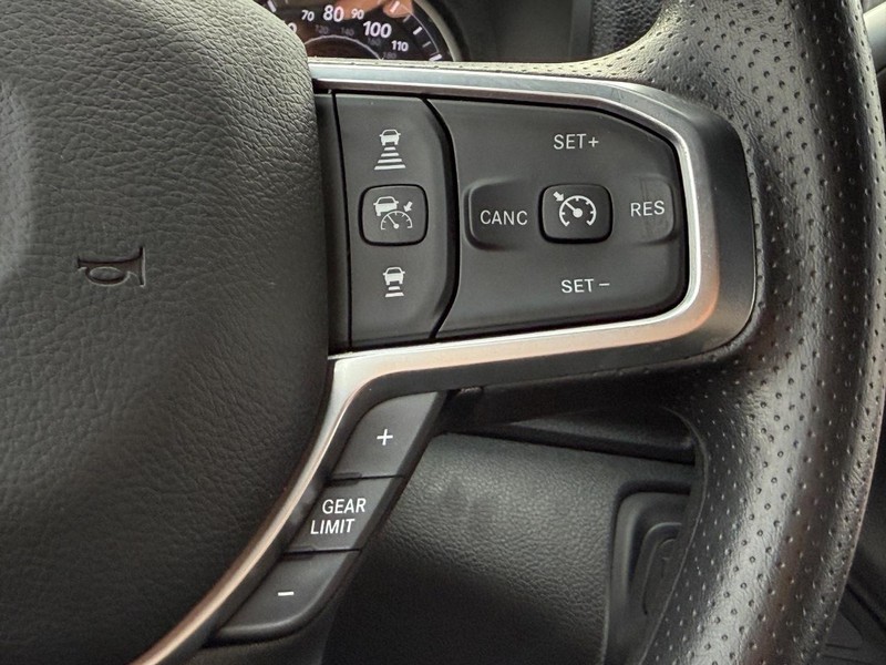 Ram 2500 Vehicle Full-screen Gallery Image 9