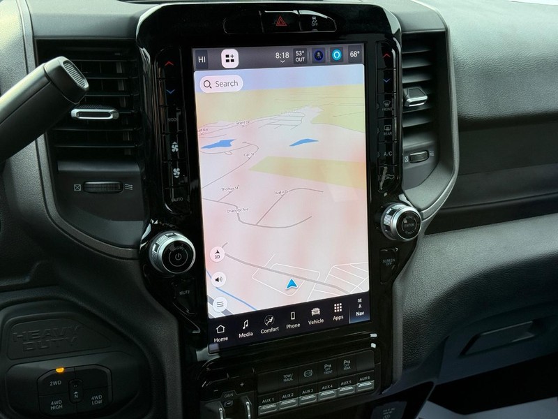 Ram 2500 Vehicle Full-screen Gallery Image 12