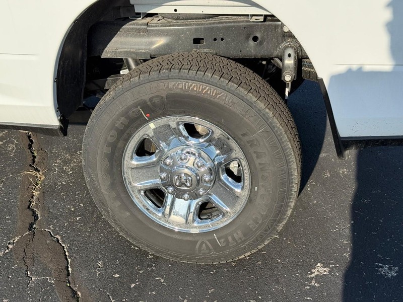 Ram 2500 Vehicle Full-screen Gallery Image 4