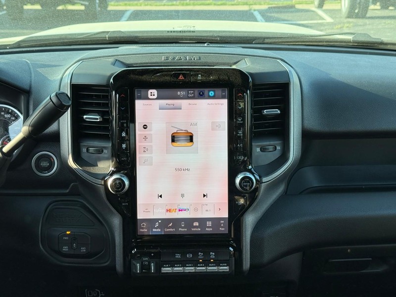 Ram 2500 Vehicle Full-screen Gallery Image 8