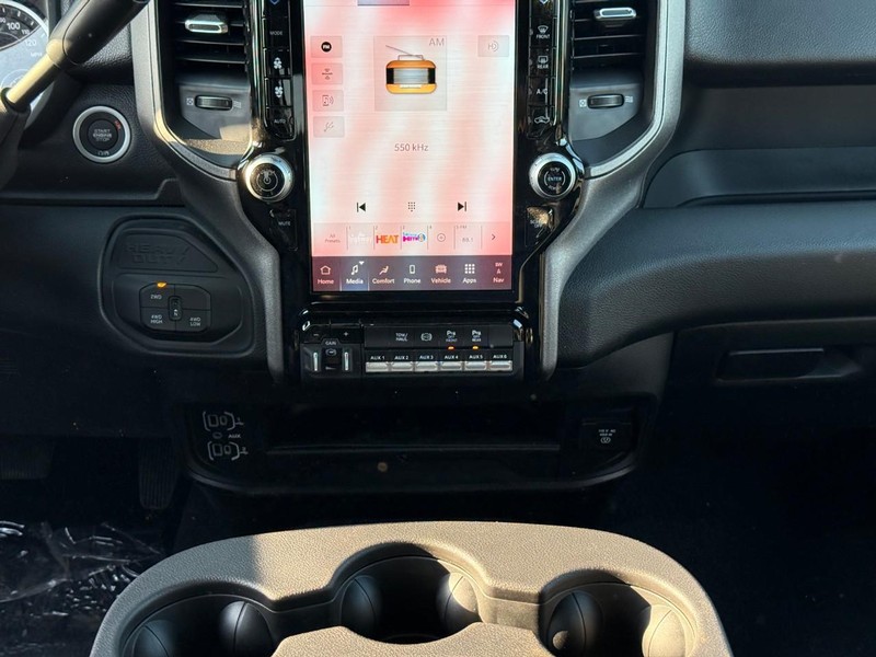 Ram 2500 Vehicle Full-screen Gallery Image 10