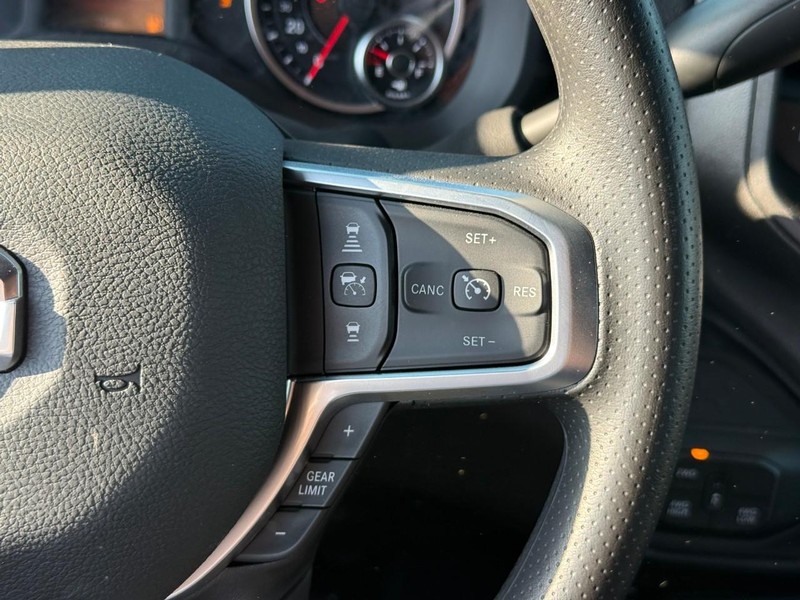 Ram 2500 Vehicle Full-screen Gallery Image 15