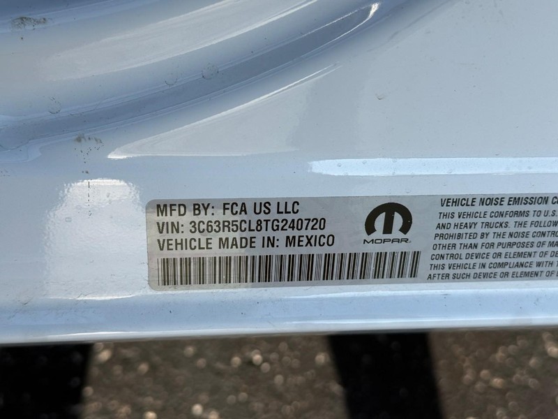 Ram 2500 Vehicle Full-screen Gallery Image 17