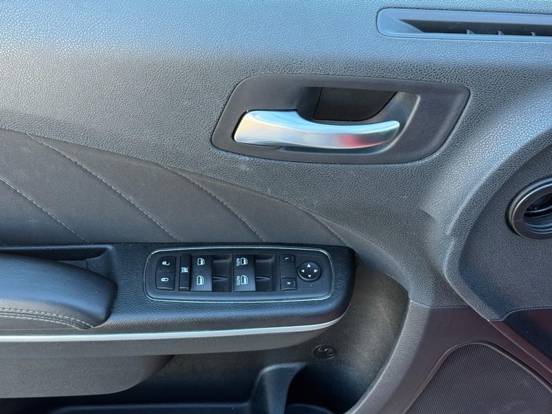Dodge Charger Vehicle Image 18