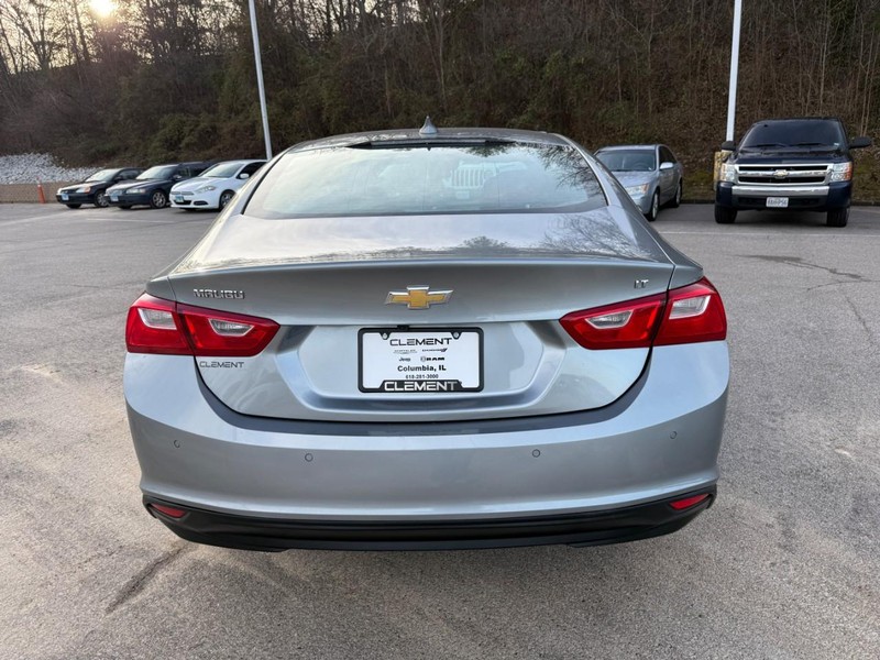 Chevrolet Malibu Vehicle Full-screen Gallery Image 7