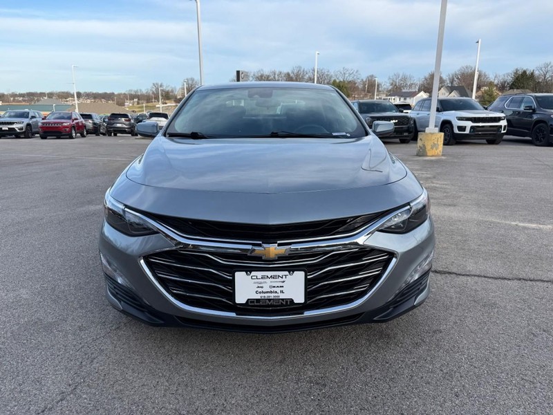 Chevrolet Malibu Vehicle Full-screen Gallery Image 10