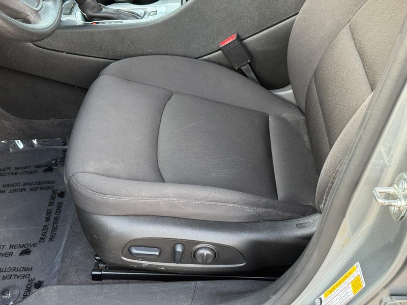 Chevrolet Malibu Vehicle Full-screen Gallery Image 17