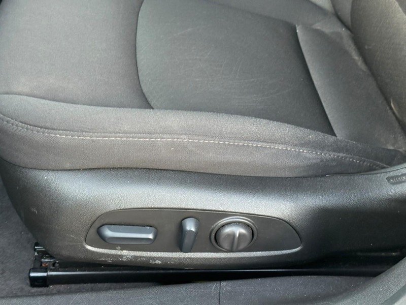 Chevrolet Malibu Vehicle Full-screen Gallery Image 18