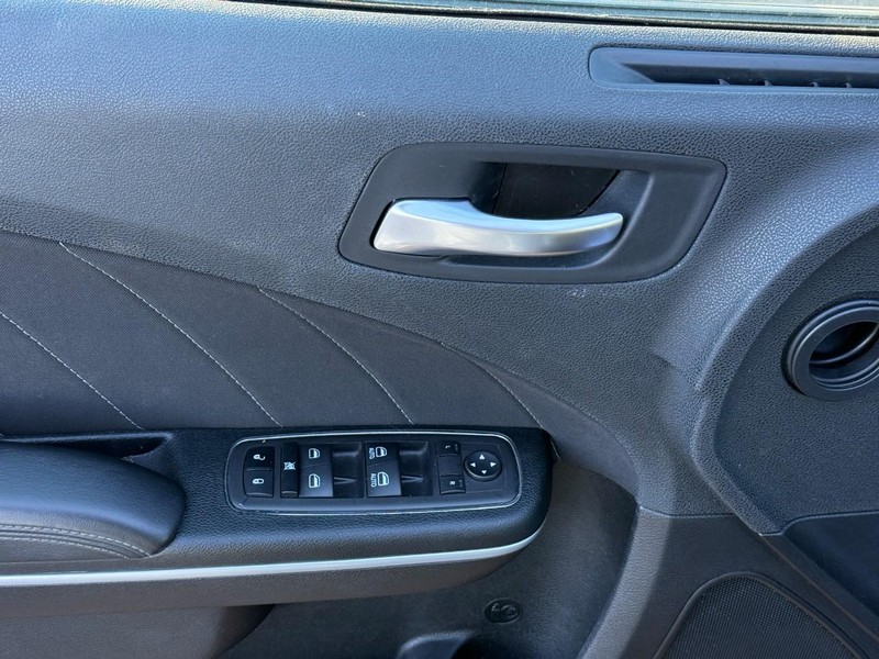 Dodge Charger Vehicle Image 17