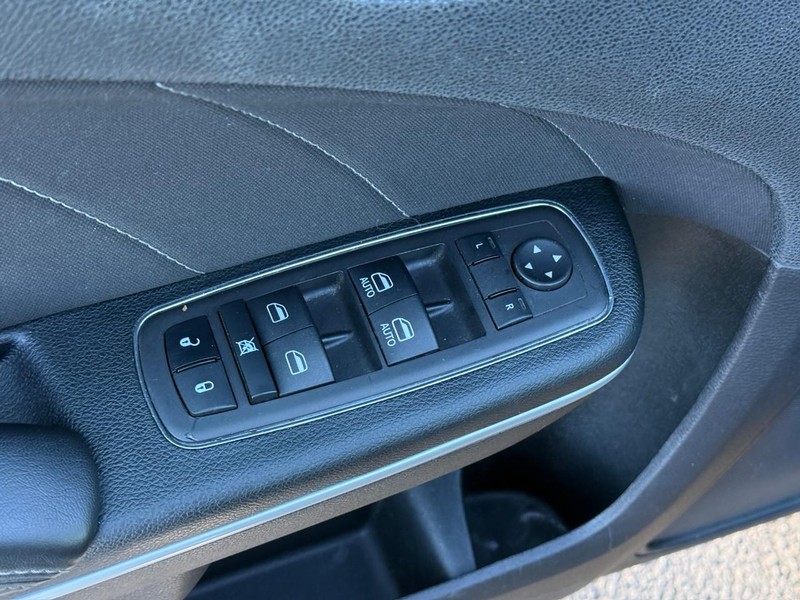 Dodge Charger Vehicle Image 18