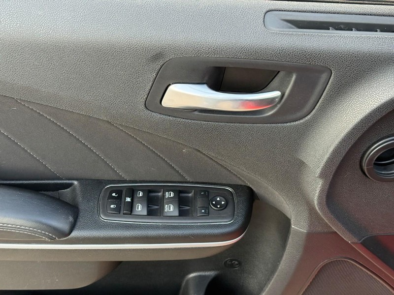 Dodge Charger Vehicle Image 18