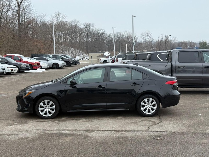 Toyota Corolla Vehicle Image 03