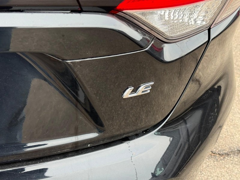 Toyota Corolla Vehicle Image 12