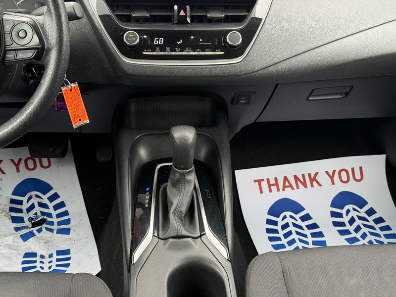 Toyota Corolla Vehicle Image 17