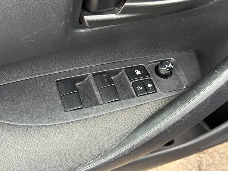 Toyota Corolla Vehicle Image 19