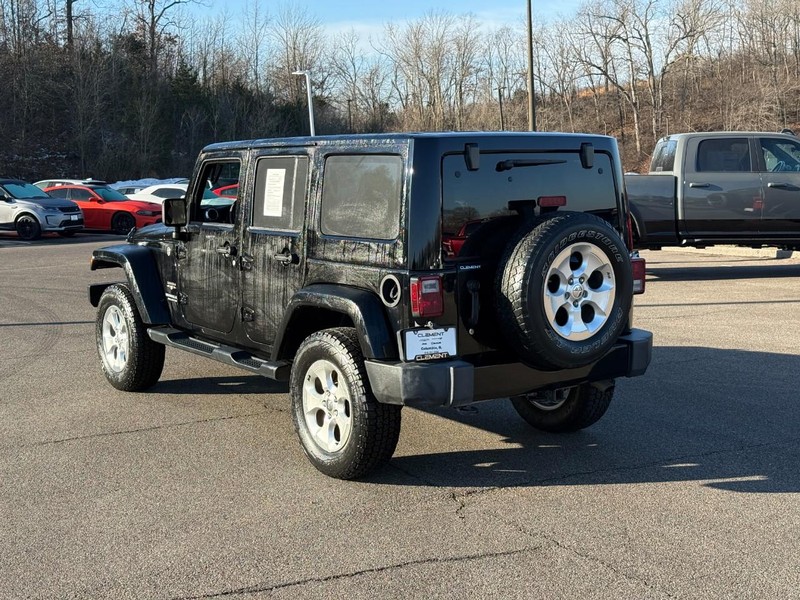 Jeep Wrangler Unlimited Vehicle Full-screen Gallery Image 3
