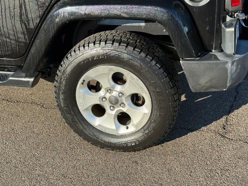 Jeep Wrangler Unlimited Vehicle Full-screen Gallery Image 4