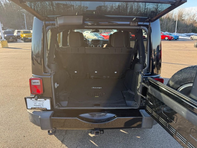 Jeep Wrangler Unlimited Vehicle Full-screen Gallery Image 5