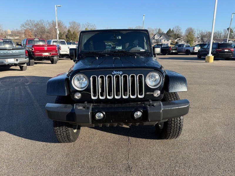 Jeep Wrangler Unlimited Vehicle Full-screen Gallery Image 10