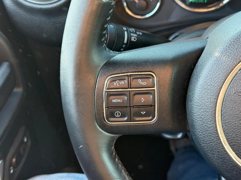 Jeep Wrangler Unlimited Vehicle Full-screen Gallery Image 19