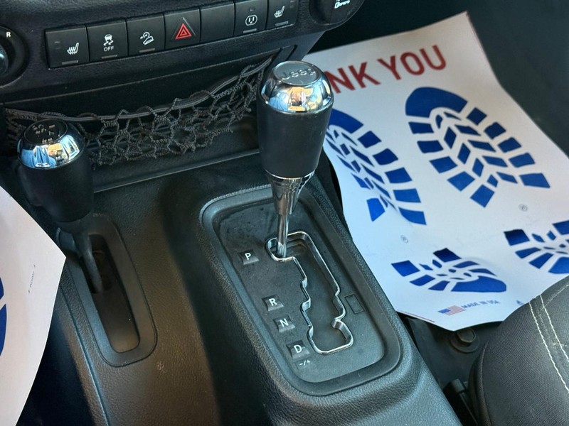 Jeep Wrangler Unlimited Vehicle Full-screen Gallery Image 22