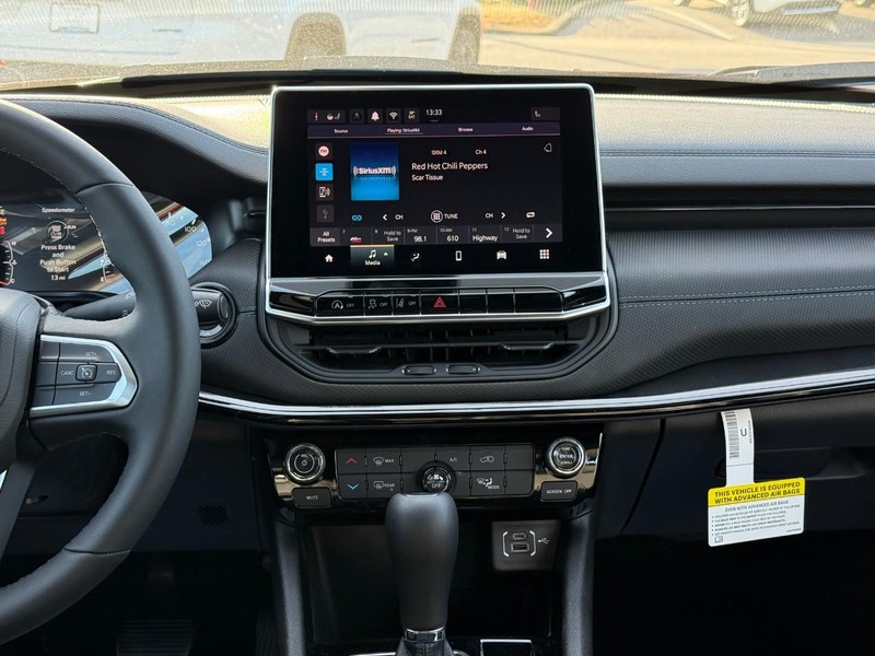 Jeep Compass Vehicle Full-screen Gallery Image 8