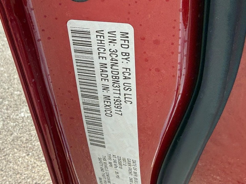 Jeep Compass Vehicle Full-screen Gallery Image 16