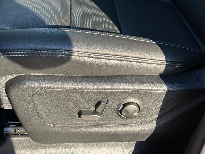 Ram 1500 Vehicle Image 16