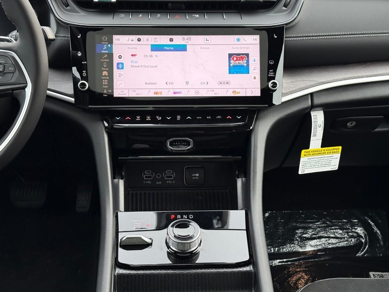 Jeep Grand Cherokee Vehicle Full-screen Gallery Image 9