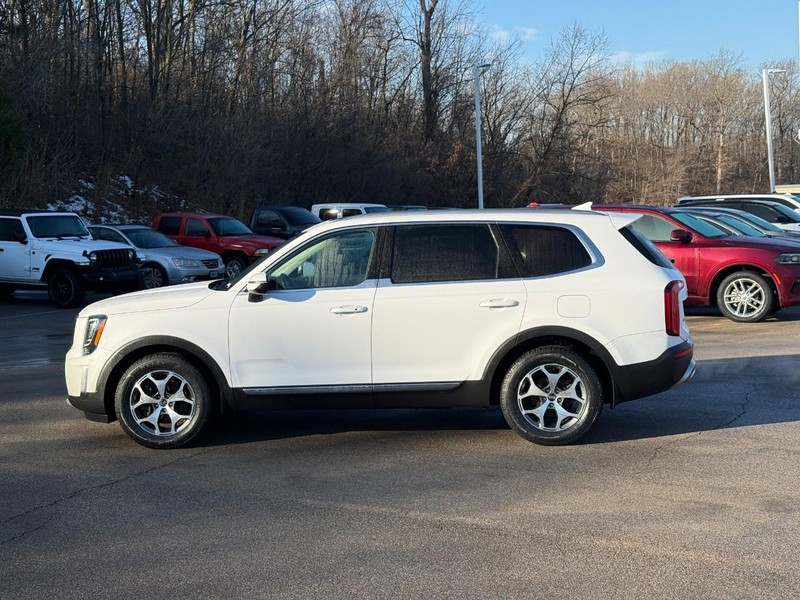 Kia Telluride Vehicle Full-screen Gallery Image 2