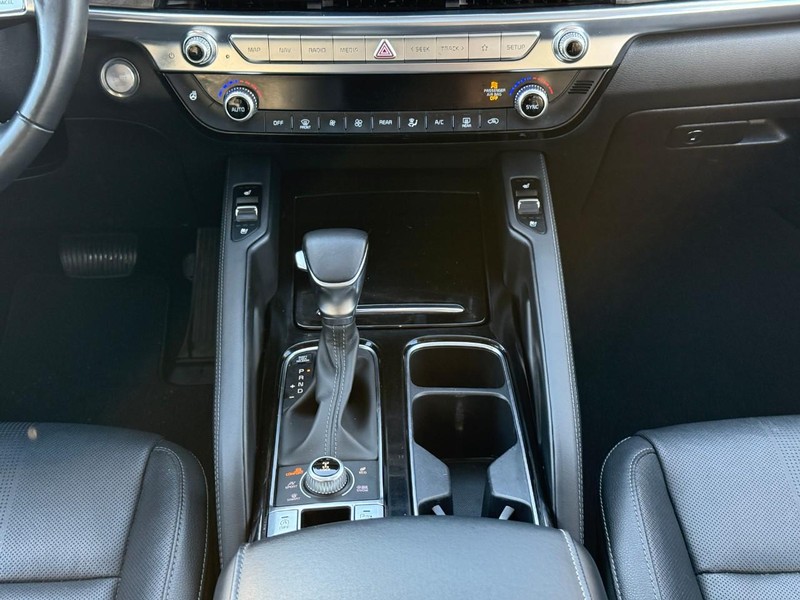 Kia Telluride Vehicle Full-screen Gallery Image 16