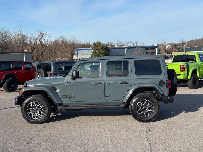 Jeep Wrangler Vehicle Full-screen Gallery Image 2