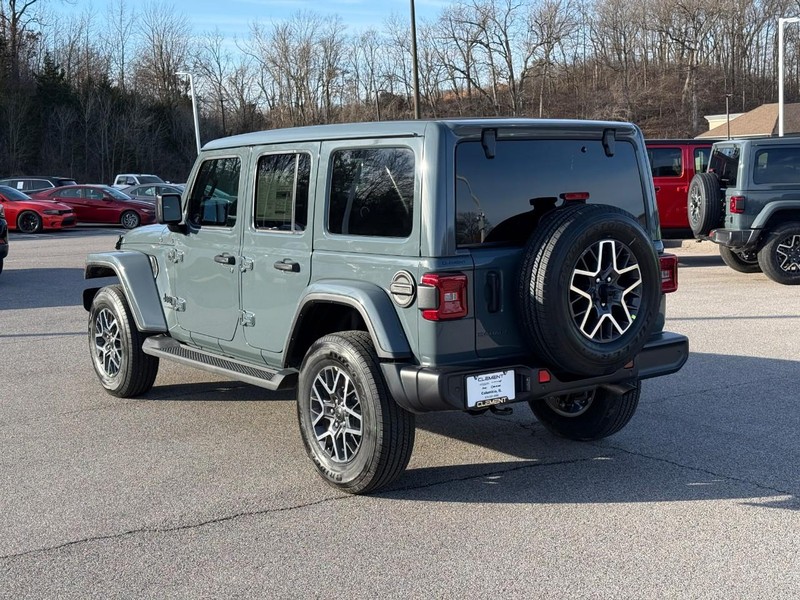 Jeep Wrangler Vehicle Full-screen Gallery Image 3