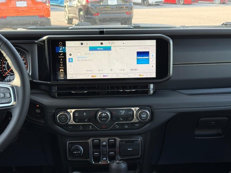 Jeep Wrangler Vehicle Full-screen Gallery Image 8