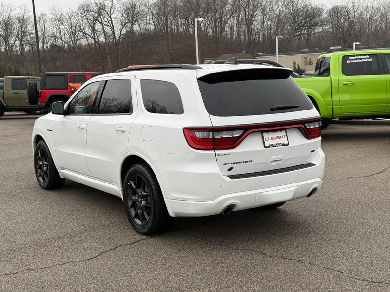 Dodge Durango Vehicle Full-screen Gallery Image 3