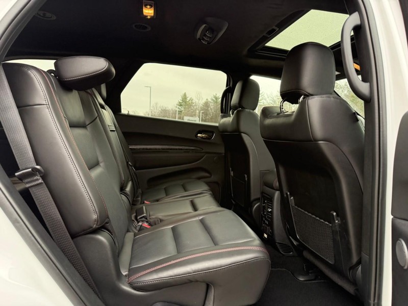 Dodge Durango Vehicle Full-screen Gallery Image 5