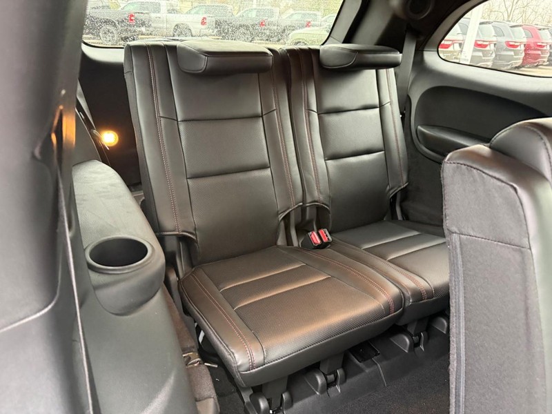 Dodge Durango Vehicle Full-screen Gallery Image 6