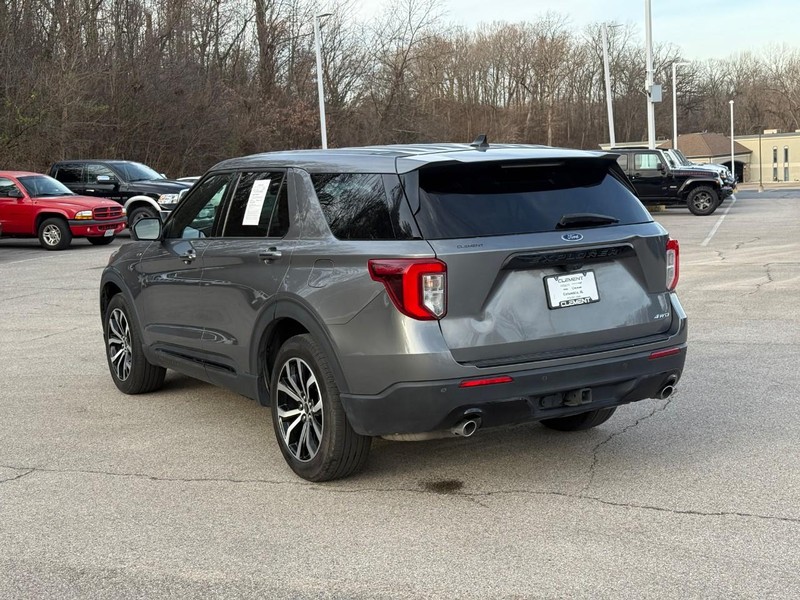 Ford Explorer Vehicle Image 04