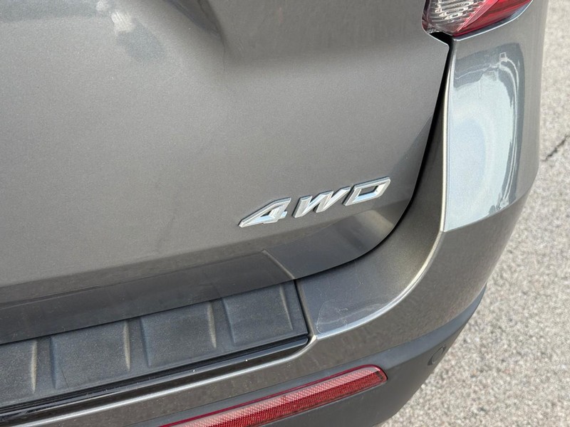 Ford Explorer Vehicle Image 07