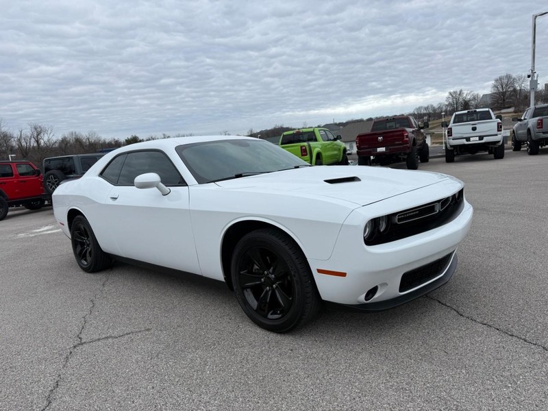 Dodge Challenger Vehicle Image 09