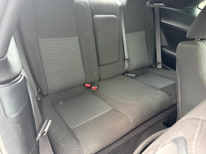 Dodge Challenger Vehicle Image 14