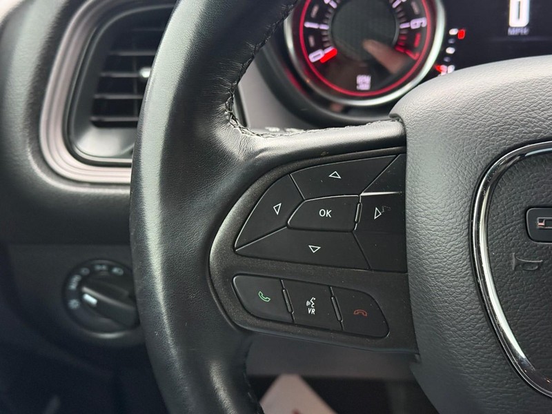 Dodge Challenger Vehicle Image 18