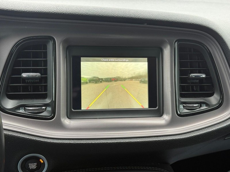 Dodge Challenger Vehicle Image 22