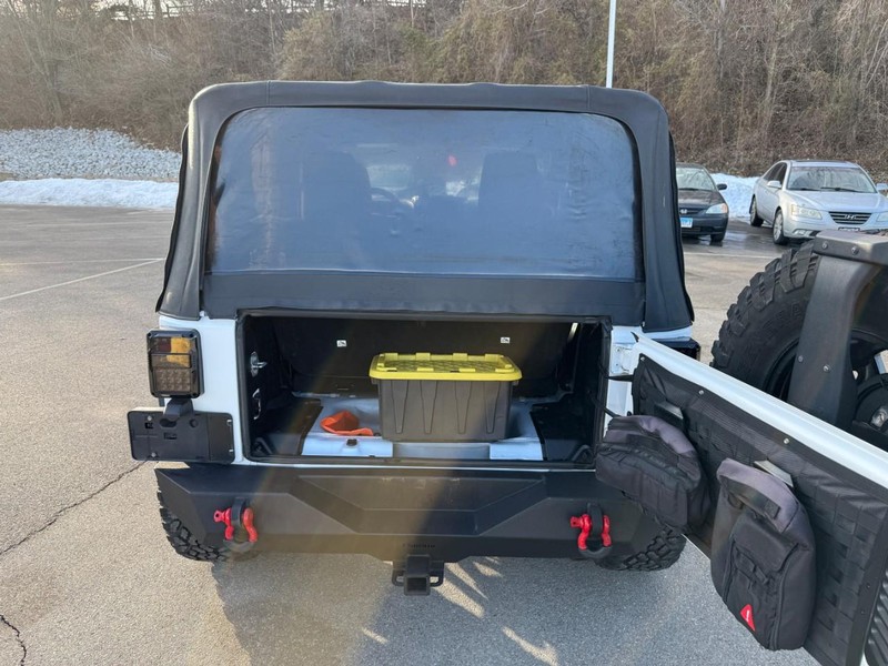 Jeep Wrangler Vehicle Image 07