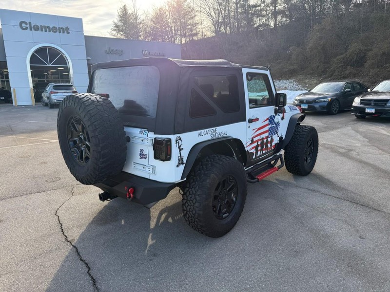 Jeep Wrangler Vehicle Image 09