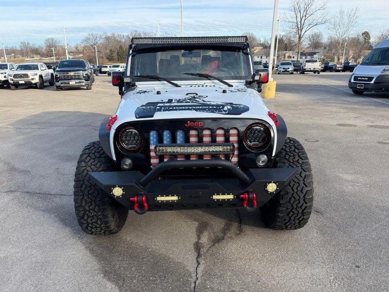 Jeep Wrangler Vehicle Image 12